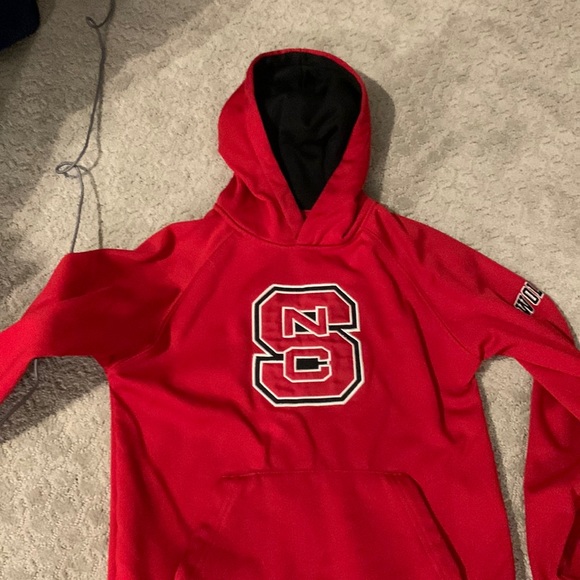 Red NC state hoodie, no tags, no defects - Picture 1 of 3